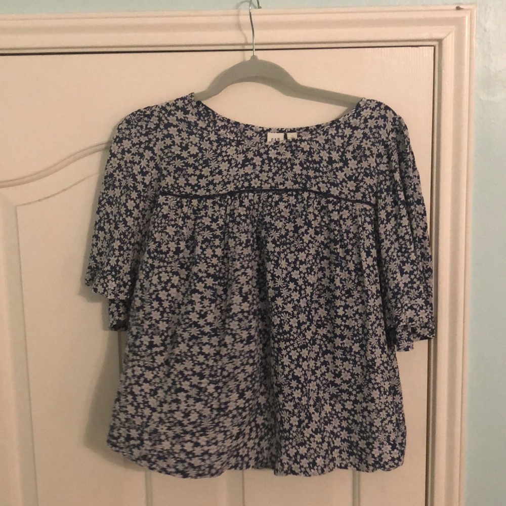 GAP navy blue and white blouse